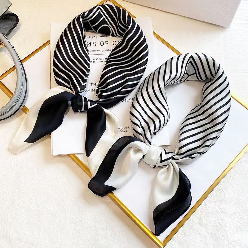 موضة ساحة 70 سنتيمتر أبيض وأسو - مراجعة Silk Tie Striped وسعره