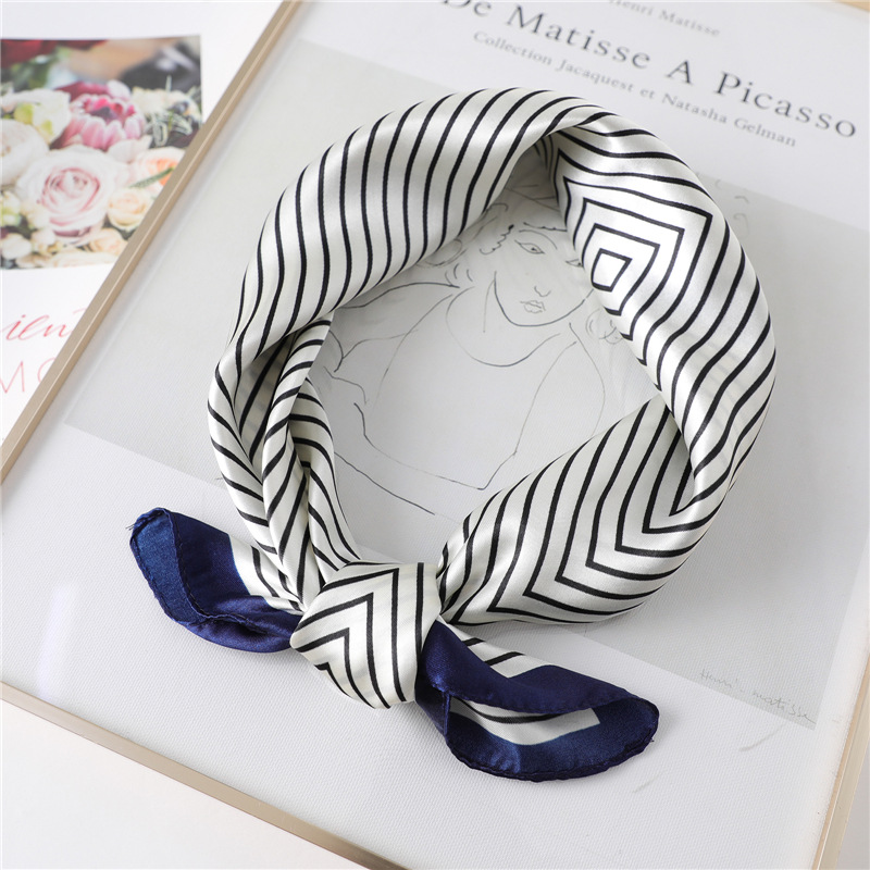 وشاح حريري فاخر مخطط مربع الشك - مراجعة Silk Tie Striped وسعره