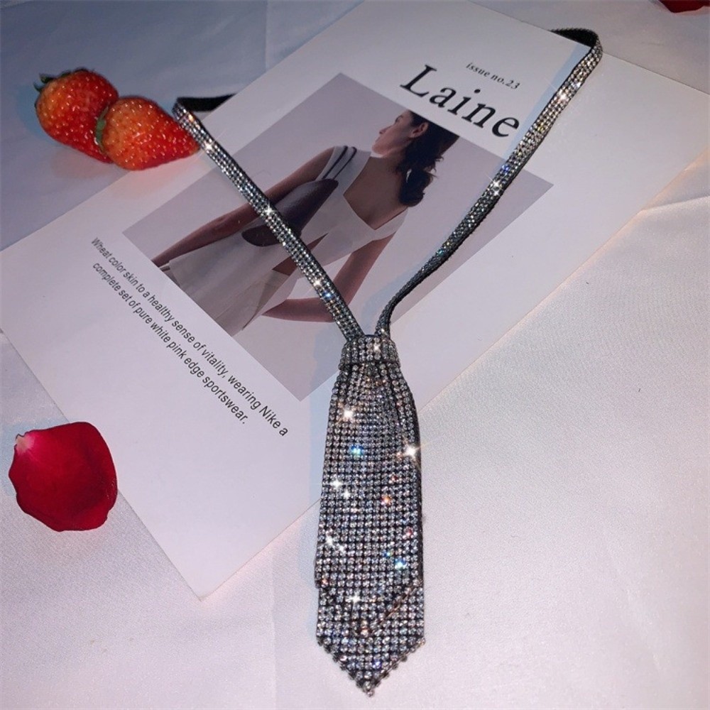 ربطة عنق مزدوجة الطبقات مرصعة  - مراجعة Bow Tie Pre Tied وسعره